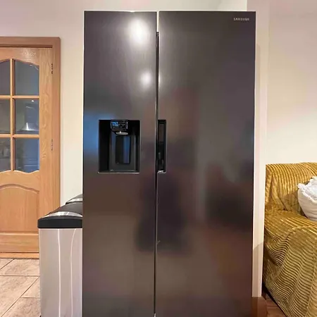 In Foxford, 8 Guests *