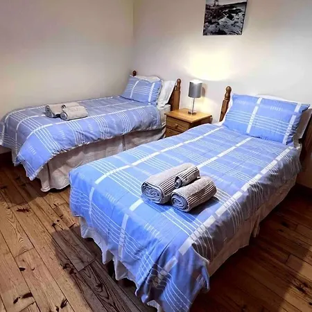 펜션 In Foxford, 8 Guests *